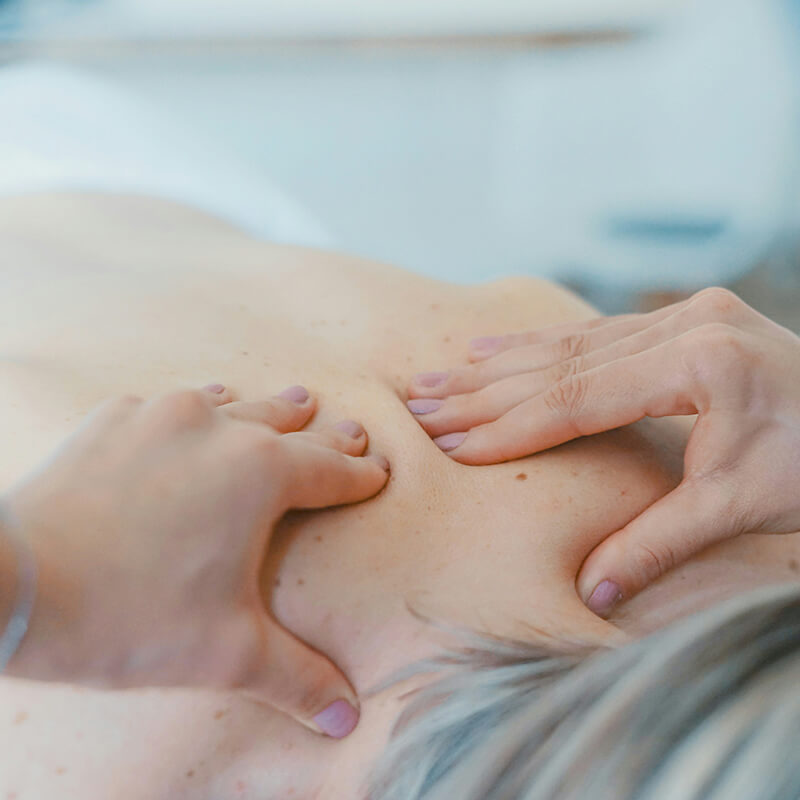 hebamme-am-marktplatz-ehingen-julia-dabisch-massage